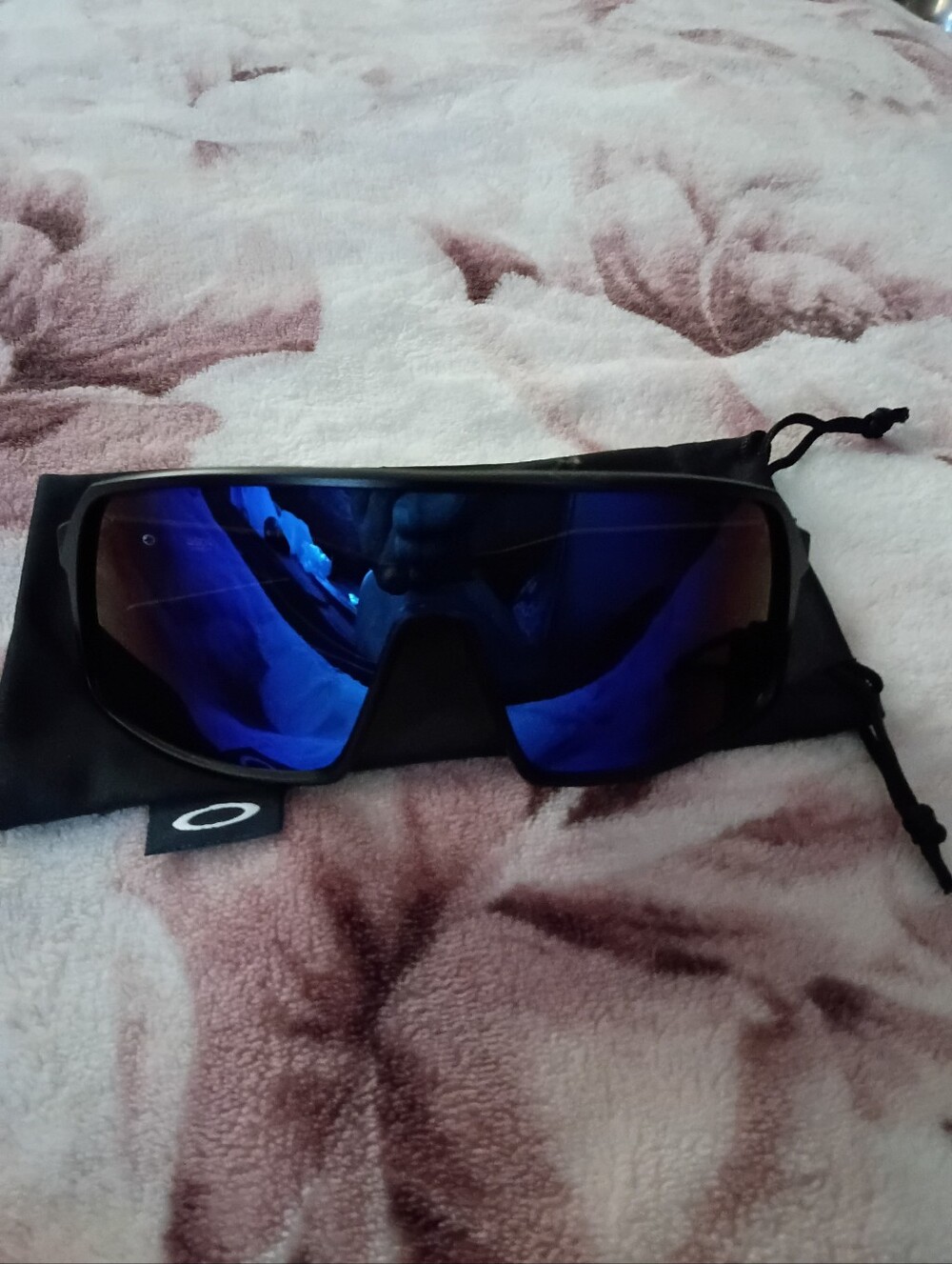 Oakley Sutro Blue Reflective Lenses Blue Icons OO9406